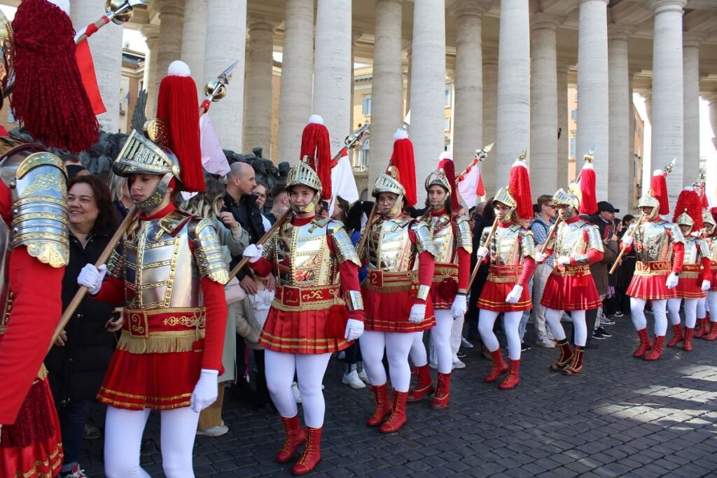 El desfile de los Armaos sorprende y cautiva a todos los presentes en El Vaticano